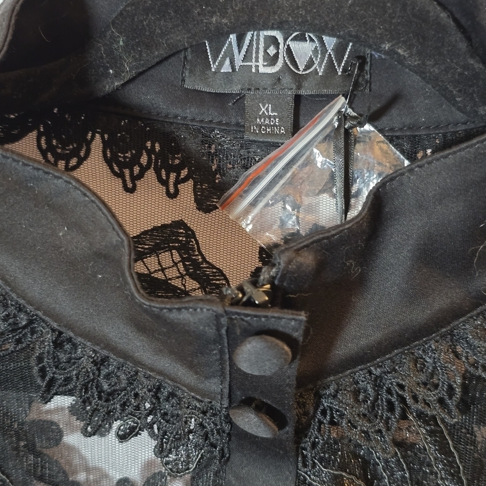 NWT Dolls Kill Widow Black Lace Victorian Goth Vampy High Collar Faux Button XL - Picture 4 of 13